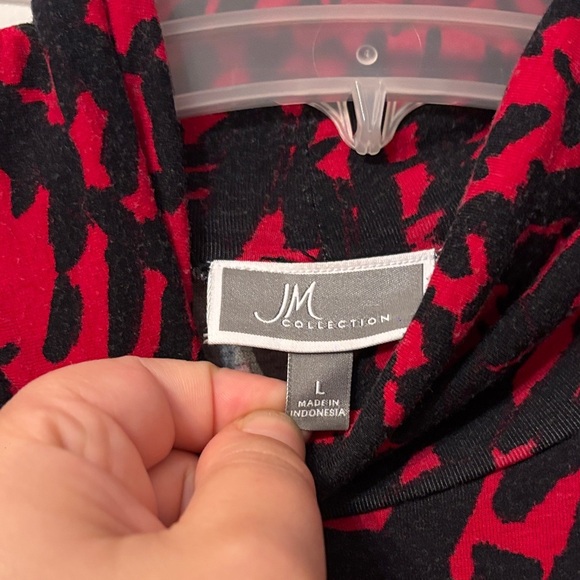 JM Collection Red and Black Abstract turtleneck Size L - Picture 2 of 4